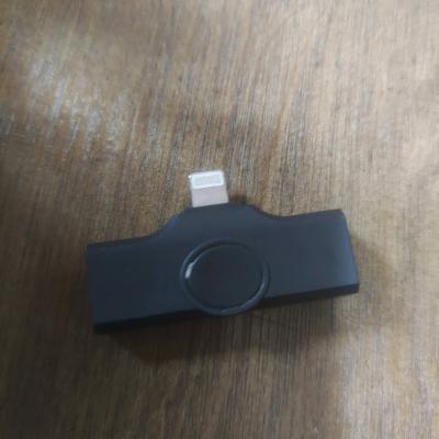 A very good 24GHz wireless microphone it includes a charger - Thumbnail 3