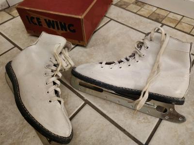 Vintage White Childrens Ice Skates from Ice Wing - Thumbnail 3