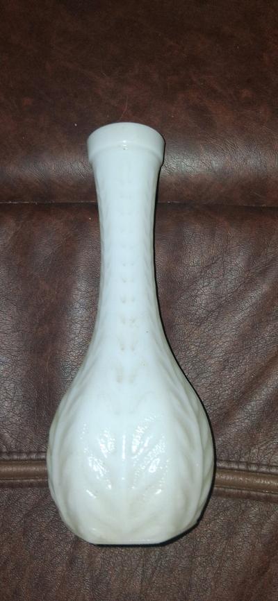 1986 FTD milk glass bud vase