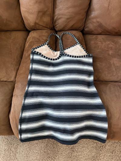 2 lululemon tanks - Thumbnail 8