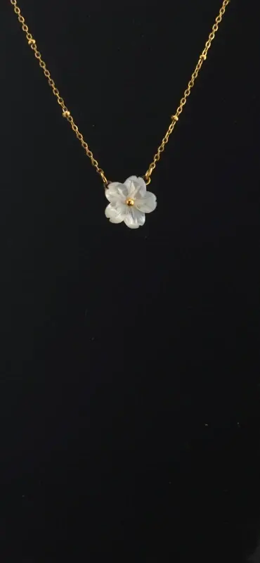 White Mother of pearl Flower necklace16"+2" - Thumbnail 3