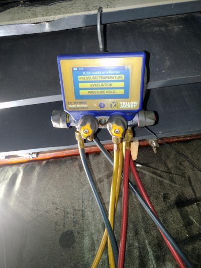 yellow jacket digital manifold P51 870 Titan - Thumbnail 5