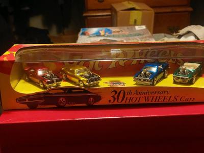 30 th anniversary limited edition with display case - Thumbnail 4