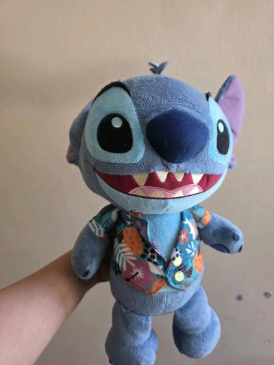 Stitch plush in Hawaiian shirt