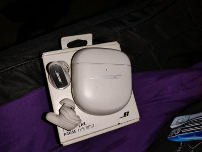 bose noise cancelling earbuds new - Thumbnail 2