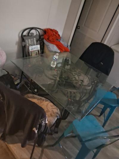 kitchen table and 4 chairs