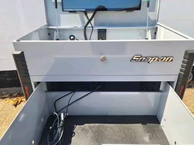 snap on 40inch toolbox with monitor - Thumbnail 4