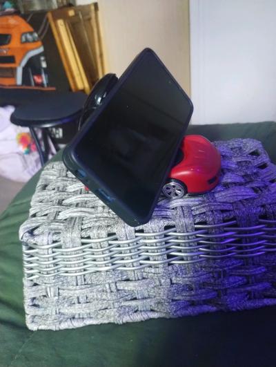 RED SPORTS CAR MOBILE PHONE REMOTE CONTROL HOLDER - Thumbnail 7