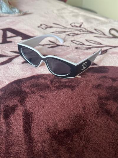 hermosas gafas de estilo nuevas en su caja - Thumbnail 3