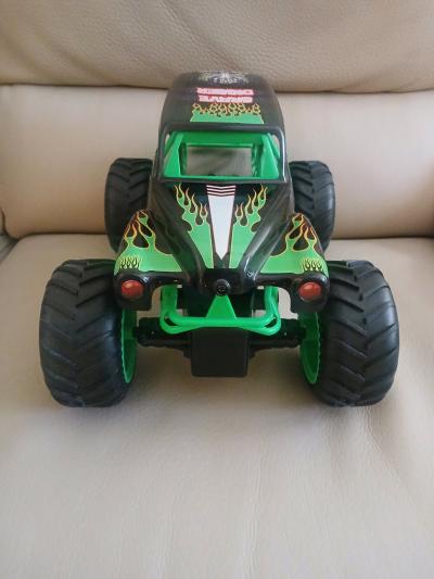 Toy car bundle orange car can turn into a robot
