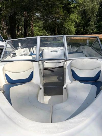 2005 Bayliner 175 Bowrider sport boat - Thumbnail 3