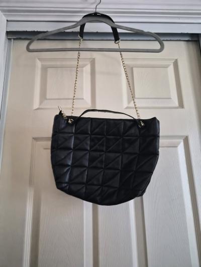 Black shoulder or crossbody meduim hang bag - Thumbnail 2