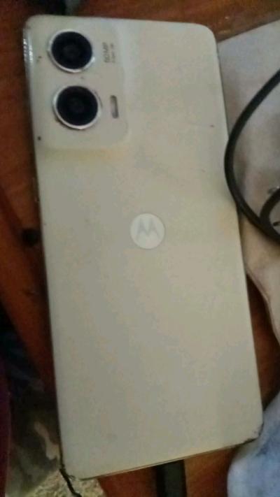 Motorola Stylus 5g 2024 Screen is cracked - Thumbnail 2