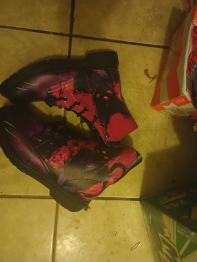 rouge plus Wolf boots about 15pairs - Thumbnail 2