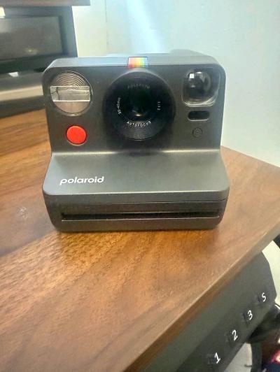 Polaroid Now Instant Camera  Barely Used  Original Box - Thumbnail 5