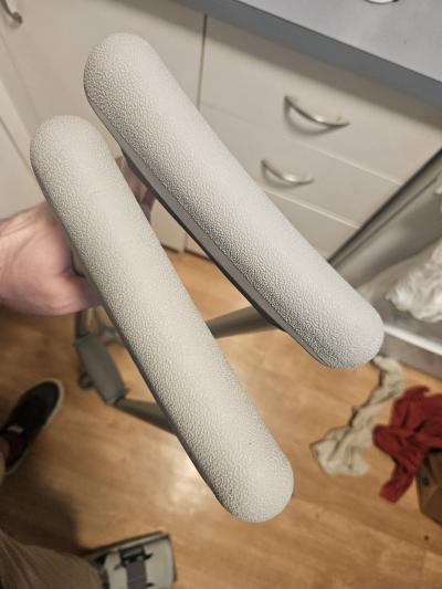 Adjustable Aluminum Crutches - Thumbnail 2