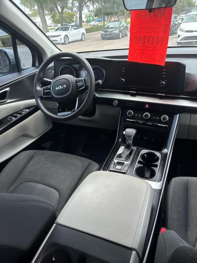 2022 Kia Carnival LX FWD - Thumbnail 4
