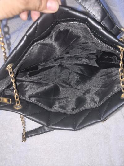 Black shoulder or crossbody meduim hang bag - Thumbnail 10