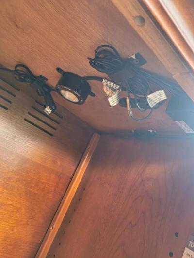 Inspirations Mahogany Plasma Lift Cabinet - Thumbnail 7