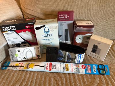 bundle of home goods - Thumbnail 4