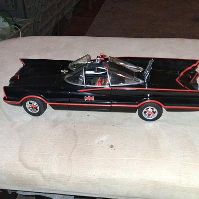 Hot Wheels 1966 TV Series Batmobile Batman Car 118 W1171