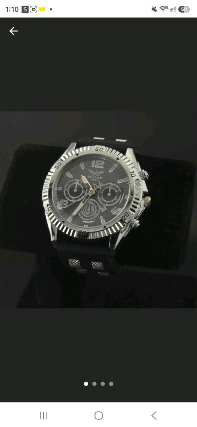 Black  silver watch with a sporty vibe - Thumbnail 2
