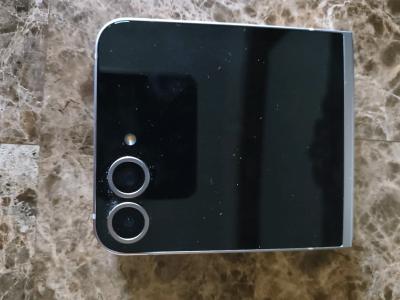 Galaxy Z Flip 6 Slive Shadow 256GB Broken Screen - Thumbnail 4