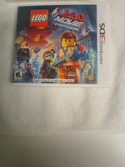 New super Mario bros Wii game with 3ds Video game bundle - Thumbnail 3