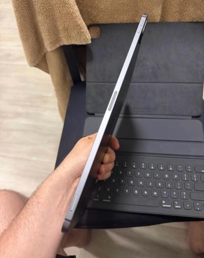 iPad Pro  working perfectly in good condition - Thumbnail 2