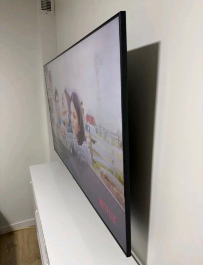 Large Flat Screen TV Wall Mounted - Thumbnail 3