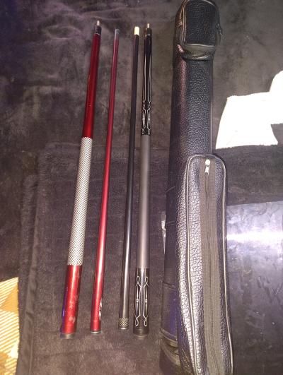 carbon pool sticks I want 60 for the pair or 40 each - Thumbnail 2