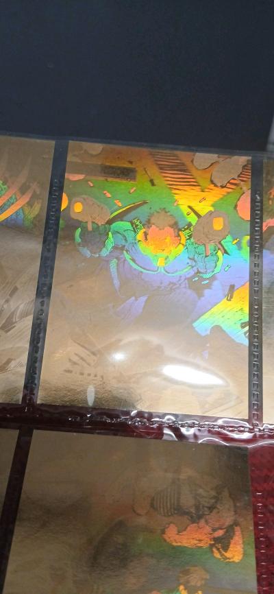 MARVEL HOLOS AND DC PACKS OF NEW CARDS - Thumbnail 7