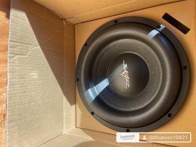 12 inch skar sub and skar amp and bass knob - Thumbnail 2