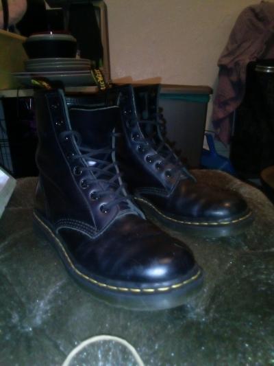 womens size 9 doctor martens