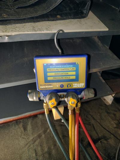 yellow jacket digital manifold P51 870 Titan