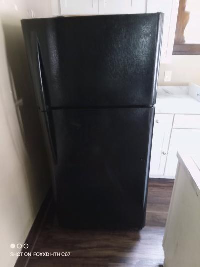 refrigerator - Thumbnail 5