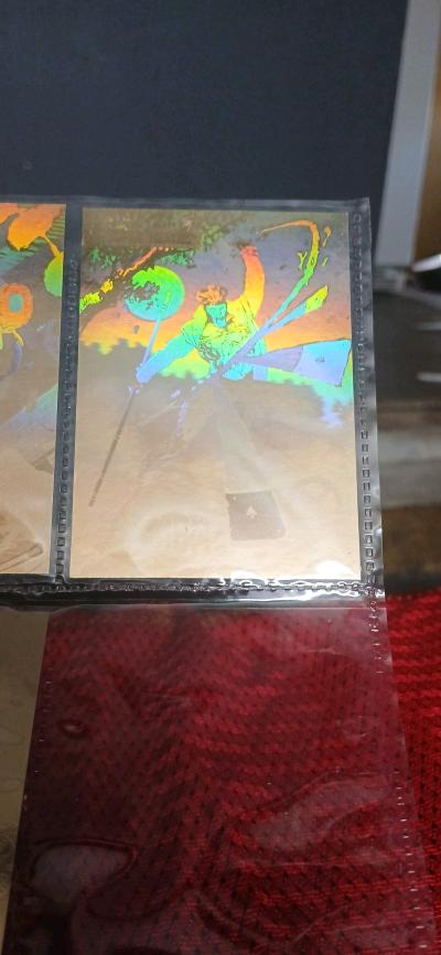 MARVEL HOLOS AND DC PACKS OF NEW CARDS - Thumbnail 11