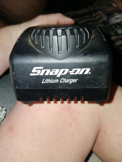 Snap On lithium battery charger - Thumbnail 4