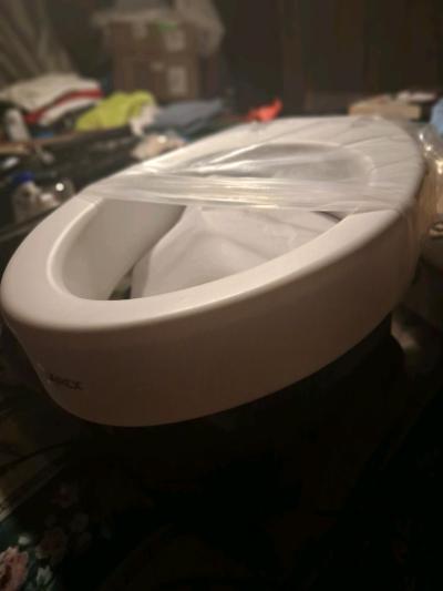 Carex Raised toilet seat - Thumbnail 3