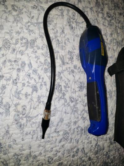 yellow jacket leak detector with case - Thumbnail 4