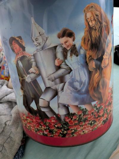 Vintage 1989 Tin Trashcan Wizard of Oz