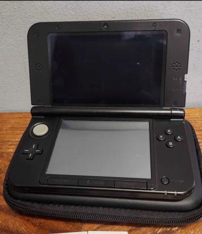 Nintendo 3ds - Thumbnail 2