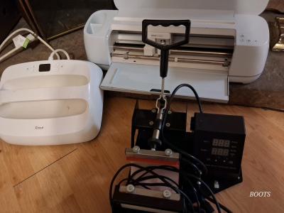 Small cricket set