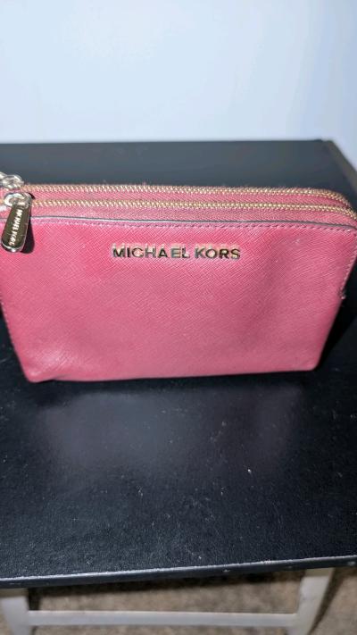 Michael Kors Leather Double Zip Wristlet wallet