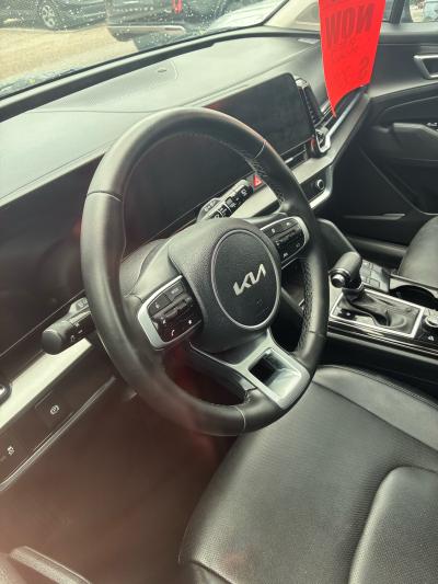 2023 Kia Sportage EX - Thumbnail 3