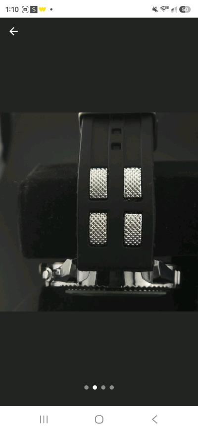 Black  silver watch with a sporty vibe - Thumbnail 4