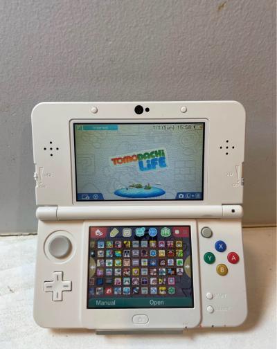 Nintendo 3ds working perfectly - Thumbnail 3