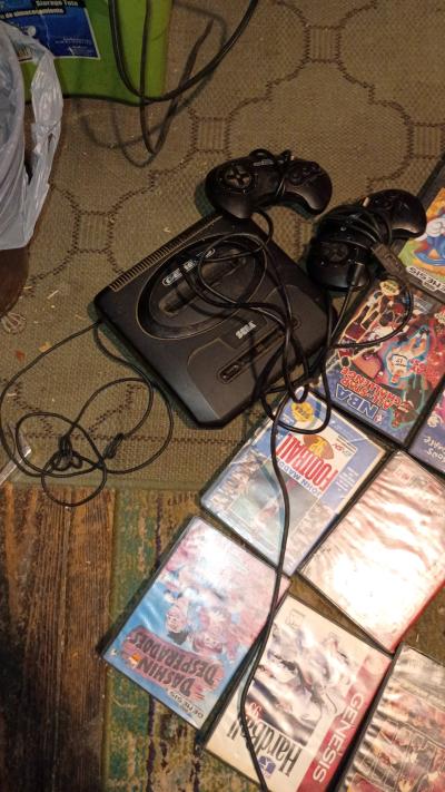 sega genius with 43 games 2 controllers - Thumbnail 2