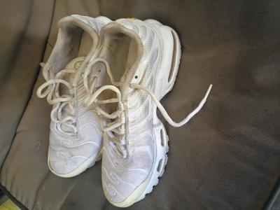 A Nice Pair of White Nike Max Pro Sneakers - Thumbnail 3