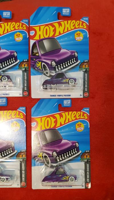 Hot Wheels Tooned Purple Passion HW DREAM GARAGE set of 6 - Thumbnail 3